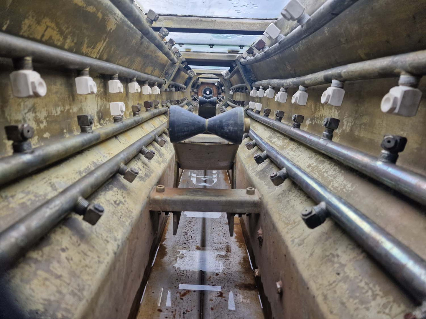 Floataire vacuum tank