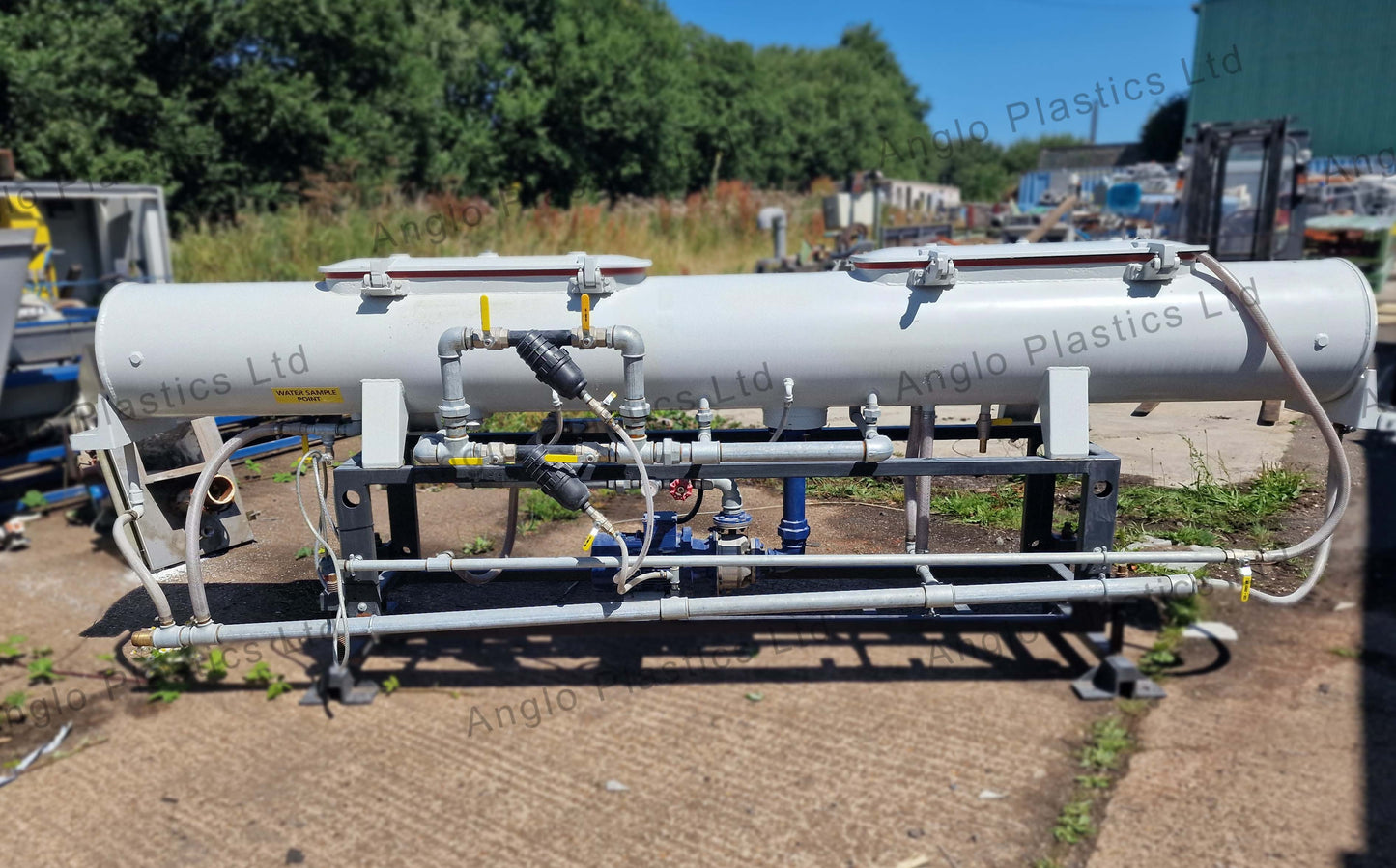 Floataire spray tank