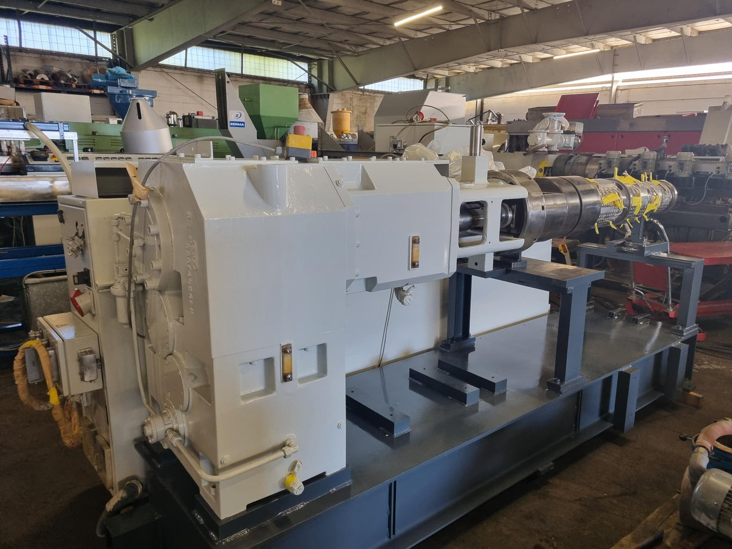 Cincinnati Titan 68 Twin Screw Extruder