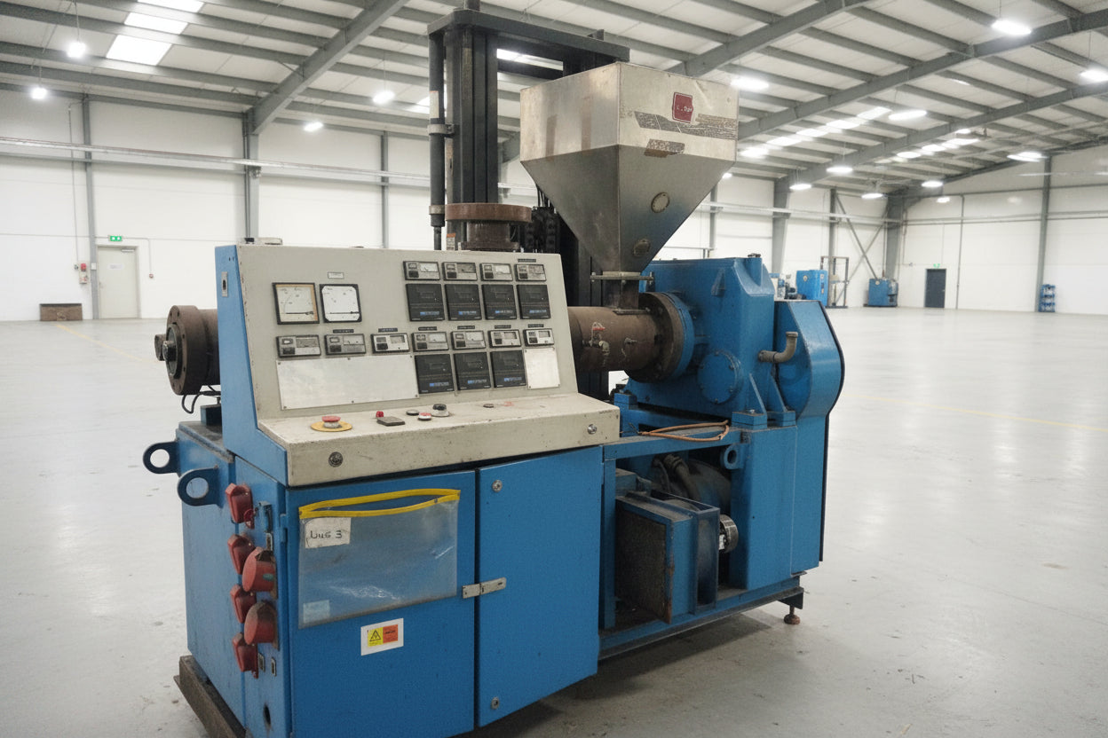 Krauss Maffei KME 1-60-30 Single Screw Extruder