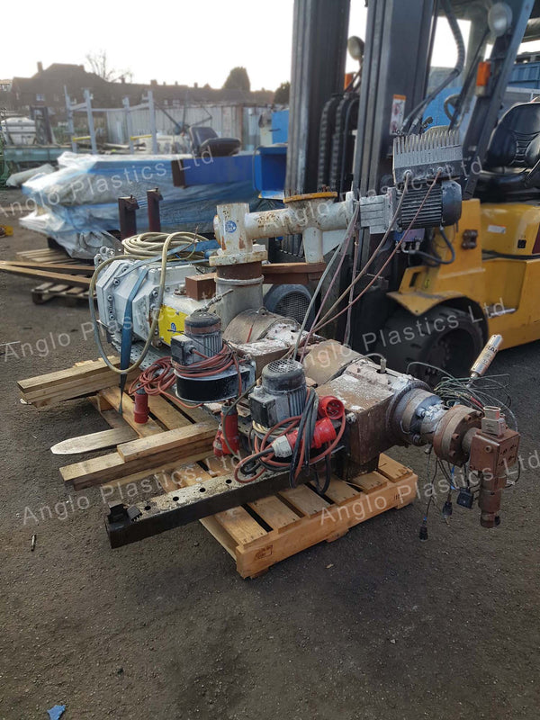 Cincinatti co-extruder Titan 35