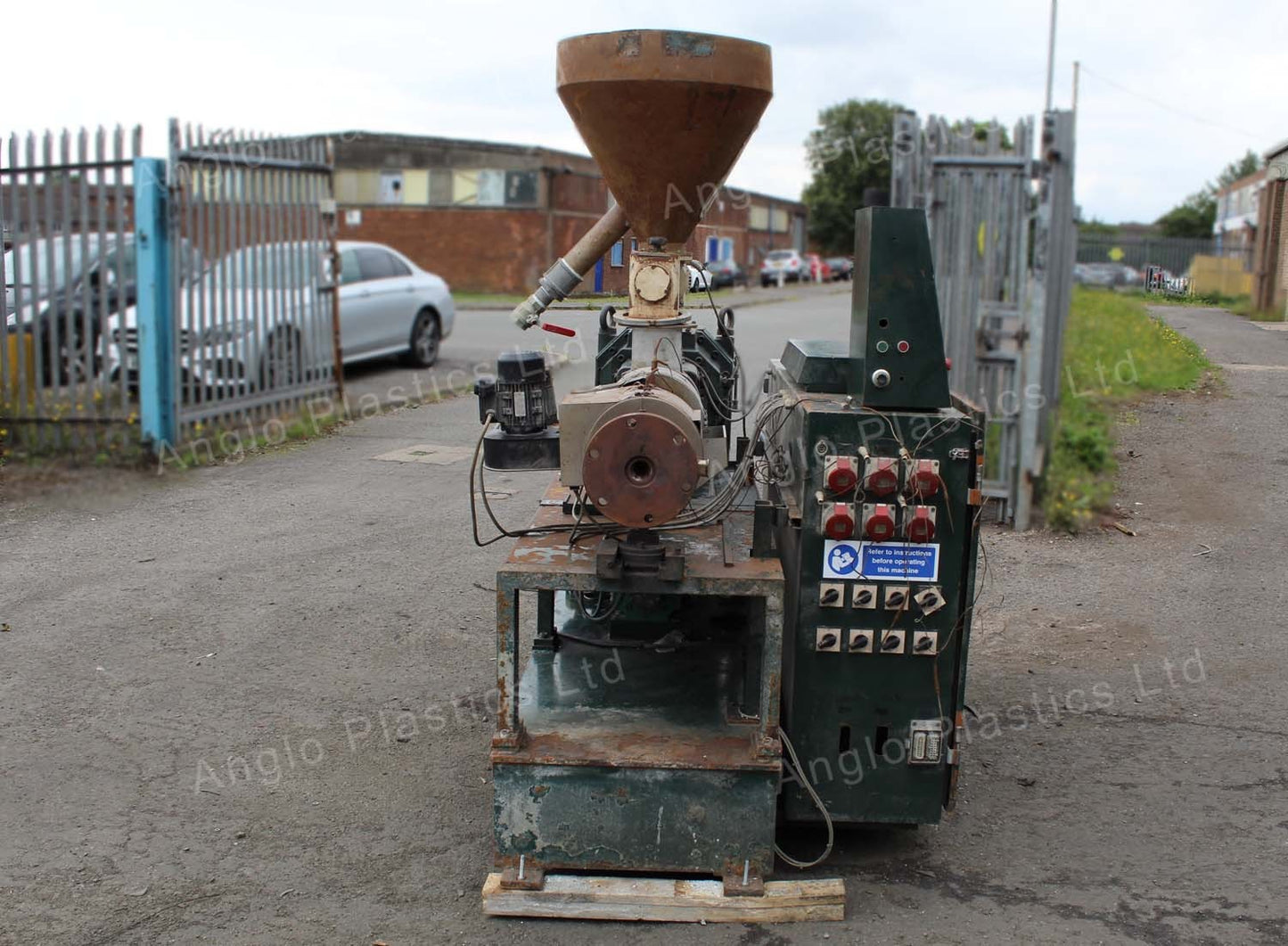 Cincinnati Titan 45 APC Extruder