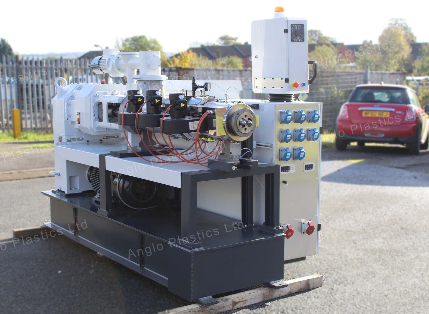 cincinnati titan 58 conical twin-screw extruder