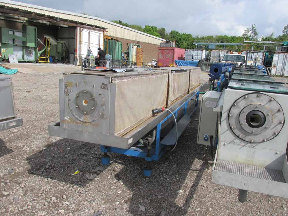 Davis Standard curtain side spray tank