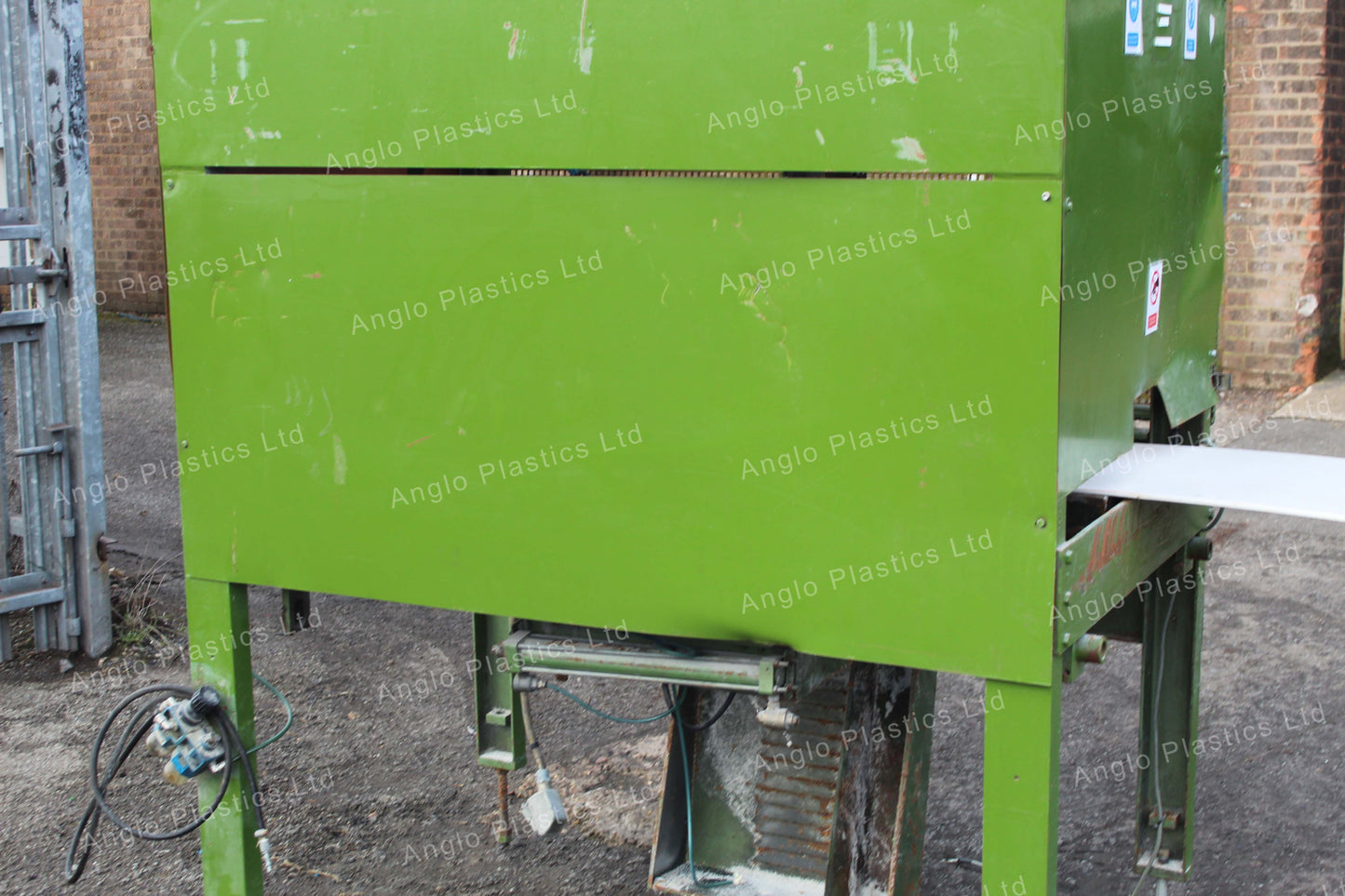 green cross cut saw unit