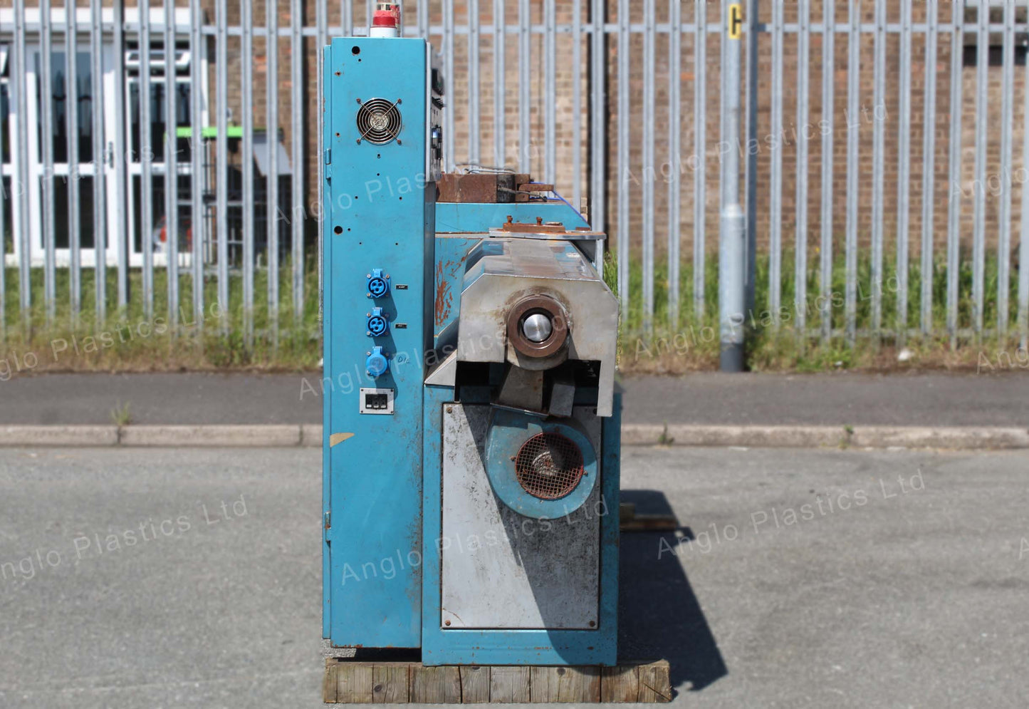 S&B 75mm Single Screw Extruder