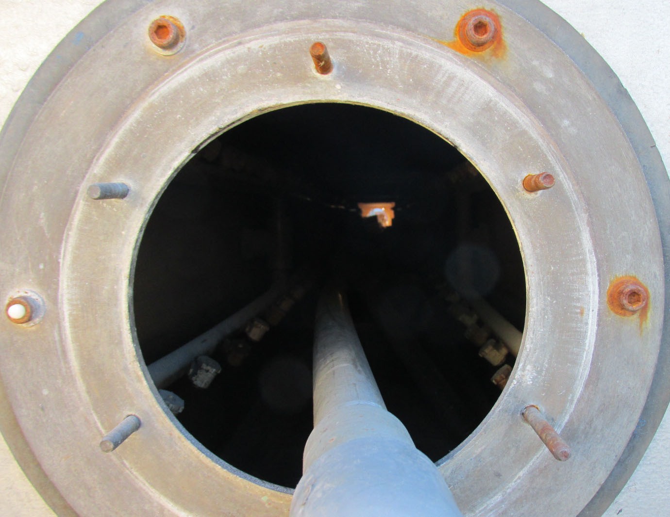 unbadged vacuum tank